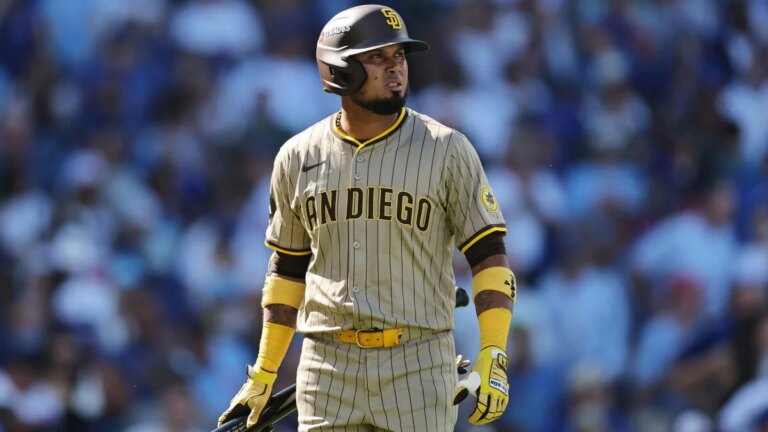 Luis Arraez signs with Giants: Three-time batting champ joins San Francisco as free agent