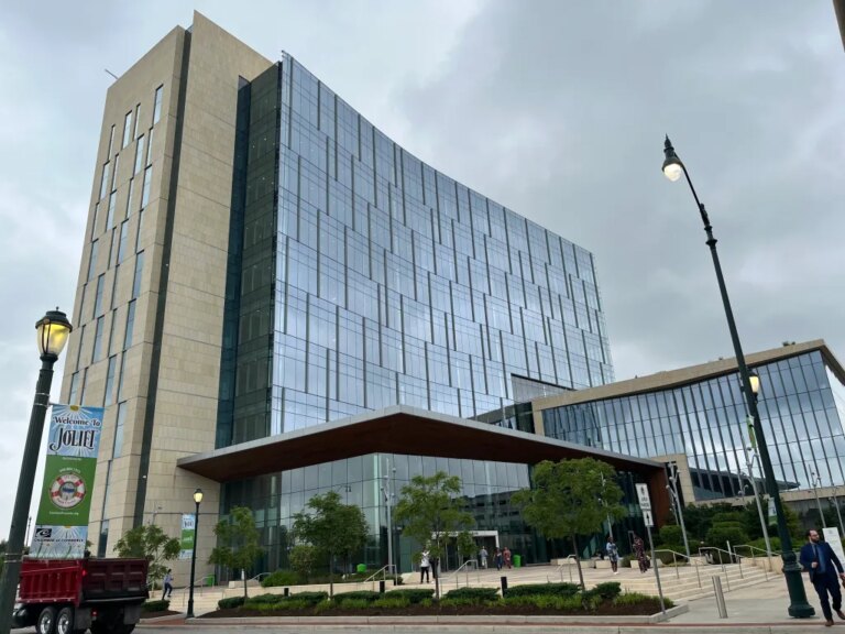 Manhattan man charged with recording people in bathroom Manhattan man charged with recording people in bathroom