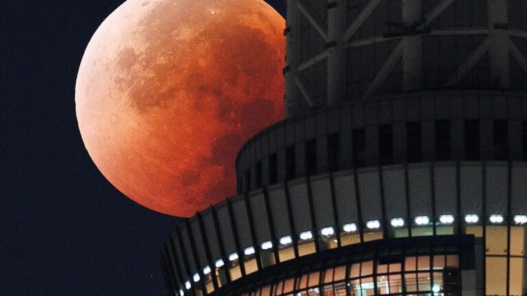 blood-moon-eclipse-gettyimages-2233685613