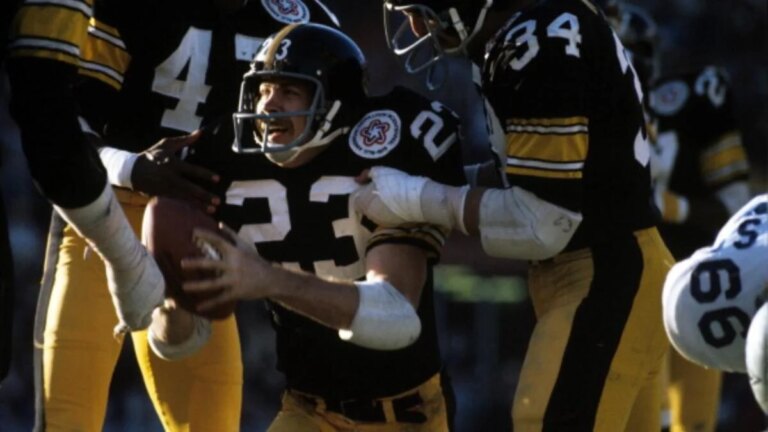 Mike Wagner, a key part of Pittsburgh’s famed ‘Steel Curtain’ defense, dies at 76 Mike Wagner, a key part of Pittsburgh's famed 'Steel Curtain' defense, dies at 76