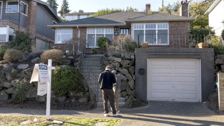 Mortgage rates fall to 5.98%: Freddie Mac Mortgage rates fall to 5.98%: Freddie Mac