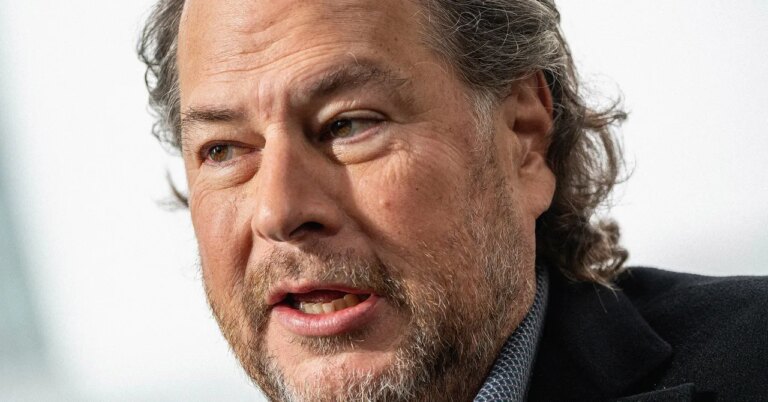 Salesforce Workers Circulate Open Letter Urging CEO Marc Benioff to Denounce ICE Salesforce Workers Circulate Open Letter Urging CEO Marc Benioff to Denounce ICE