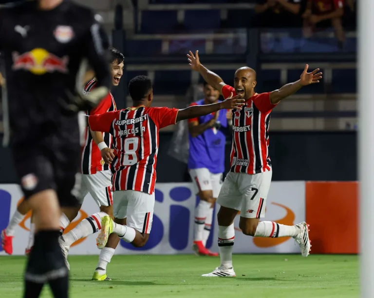 📹 São Paulo ruthless, see off RB Bragantino to reach Paulistão semis Download app from appStore