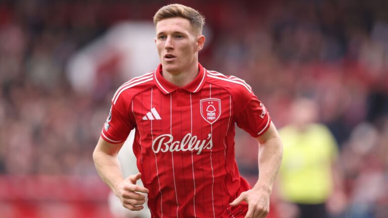 Transfer rumors, news: Man City, Man United in for Anderson Copy Link