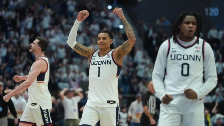 UConn pounds St. John’s, looks like it can win it all again, may have broken Red Storm UConn pounds St. John's, looks like it can win it all again, may have broken Red Storm