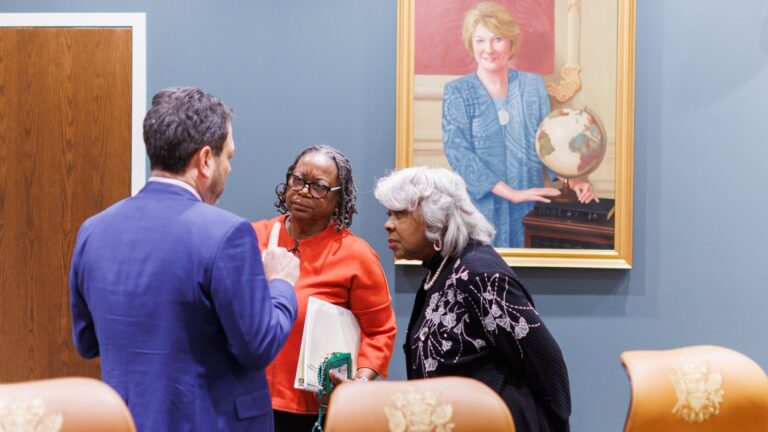 Virginia court allows Democrats' redistricting vote in their plan to counter to Trump Virginia court allows Democrats' redistricting vote in their plan to counter to Trump