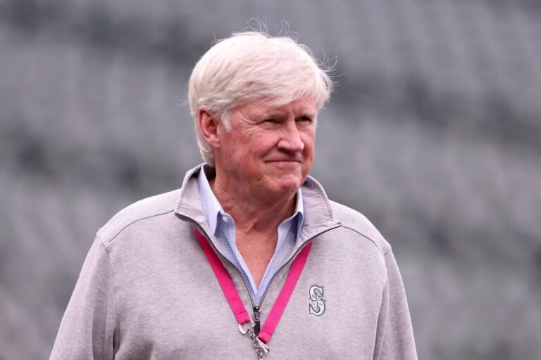 Will Microsoft’s stock finally rebound? A board member just bet $2 million on a turnaround. Will Microsoft’s stock finally rebound? A board member just bet $2 million on a turnaround.