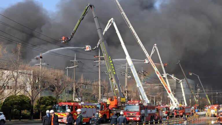 14 killed in fire at South Korean auto parts plant, officials say 14 killed in fire at South Korean auto parts plant, officials say