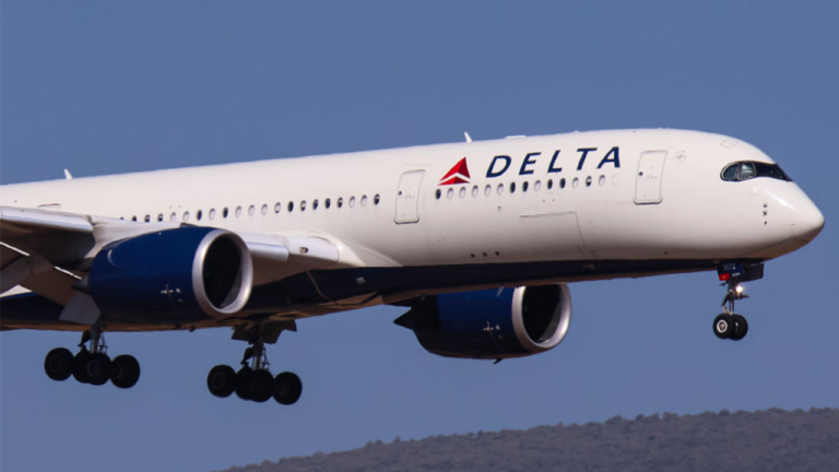 3 Delta flight attendants hospitalized after turbulence on Sydney flight