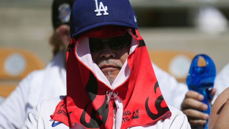 400 people treated for heat-related illness at Arizona airshow as record temperatures bake the West
