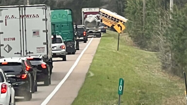 At least 2 students killed, several injured in West Tennessee school bus crash