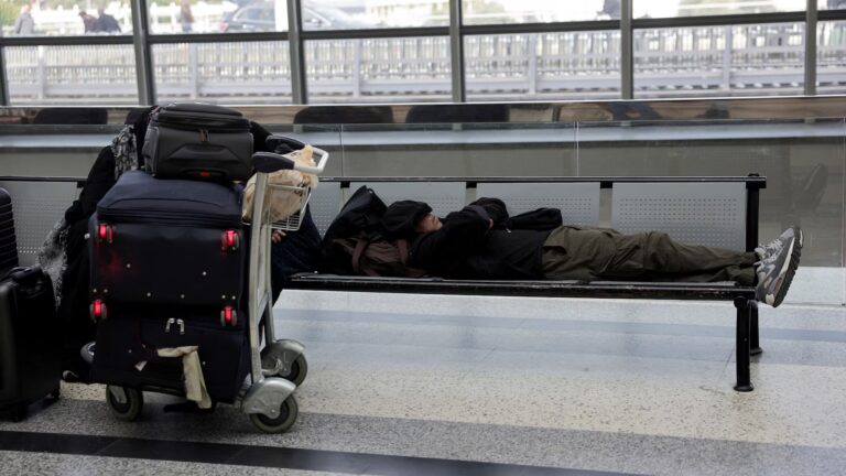 Charter flights set to return stranded Americans as travelers scramble amid Iran war, State Dept. says