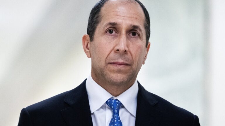 Epstein’s longtime accountant testifies he was ‘not aware’ of sex offender’s crimes : NPR