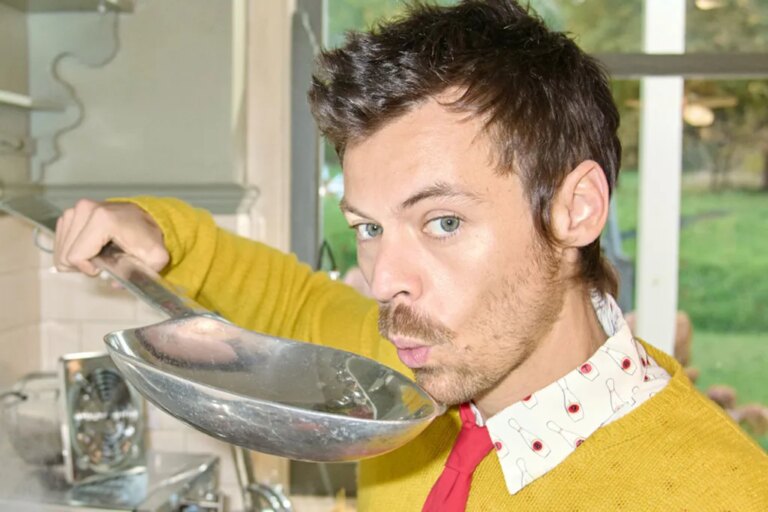 Harry Styles Tops Artist 100, 12 'Kiss All the Time' Songs Make Hot 100