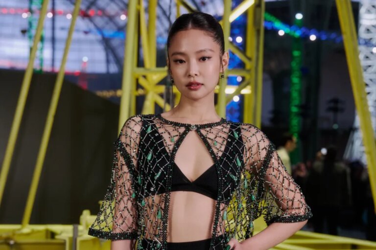 Jennie Debuts ‘Dracula’ Live at First Solo China Show Jennie Debuts ‘Dracula’ Live at First Solo China Show