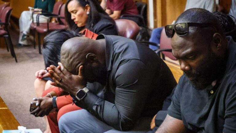 Jurors deadlock, judge declares mistrial in Miami football murder case