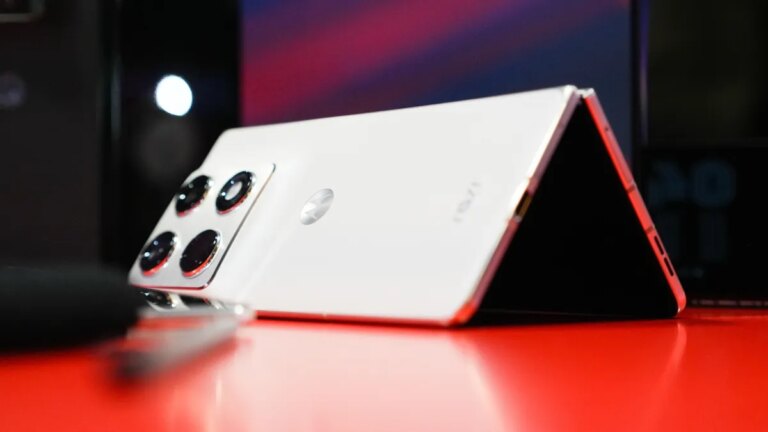 Motorola Razr Fold hands-on: This beats Samsung and Google Pixel in notable ways