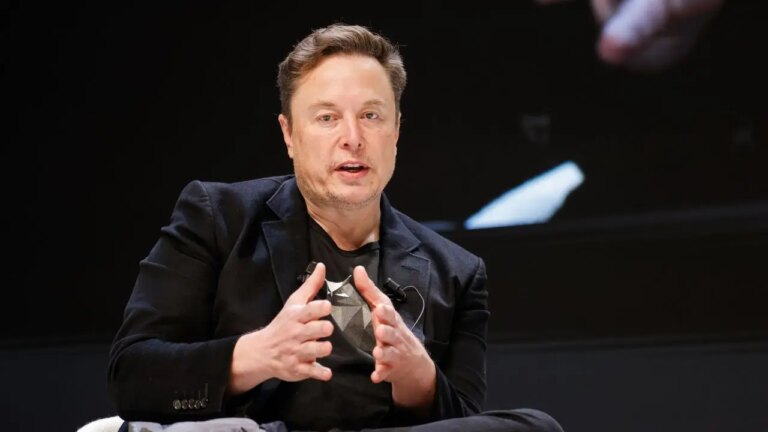 Musk offers to pay TSA workers as DHS funding lapse hits airports Musk offers to pay TSA workers as DHS funding lapse hits airports