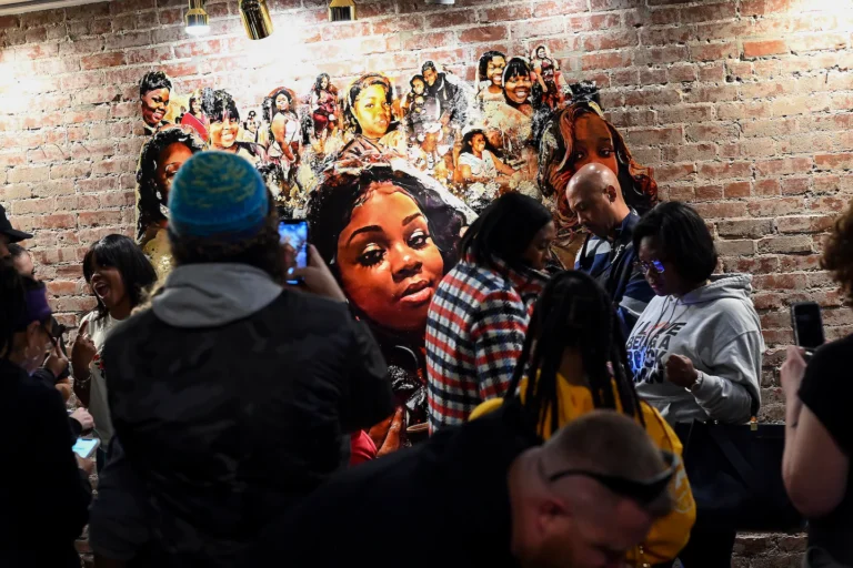 Officers tied to Breonna Taylor raid have charges dismissed Officers tied to Breonna Taylor raid have charges dismissed