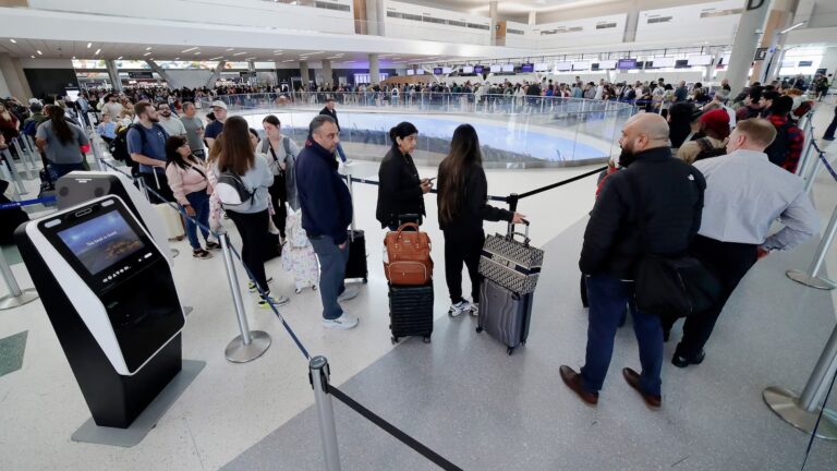 Record numbers of TSA officers called out Saturday as DHS shutdown continues Record numbers of TSA officers called out Saturday as DHS shutdown continues