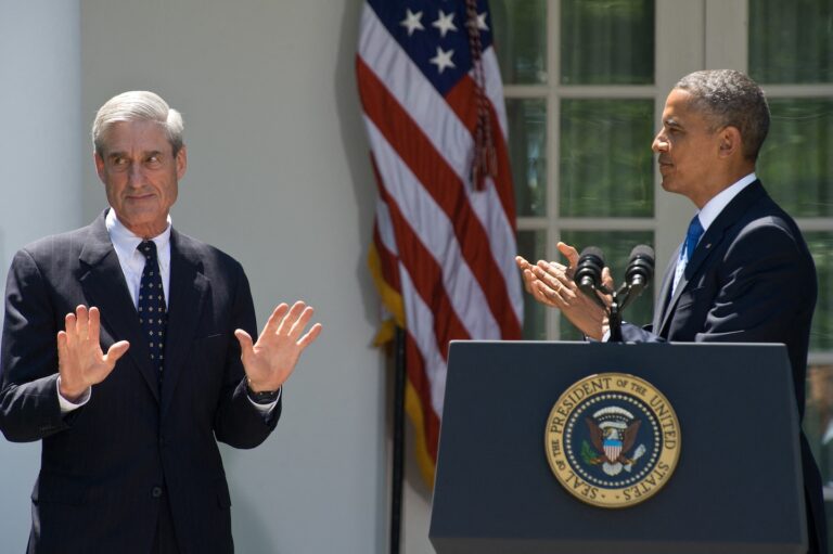 Robert Mueller, ex-FBI director at center of political tempest, dies at 81 Robert Mueller, ex-FBI director at center of political tempest, dies at 81