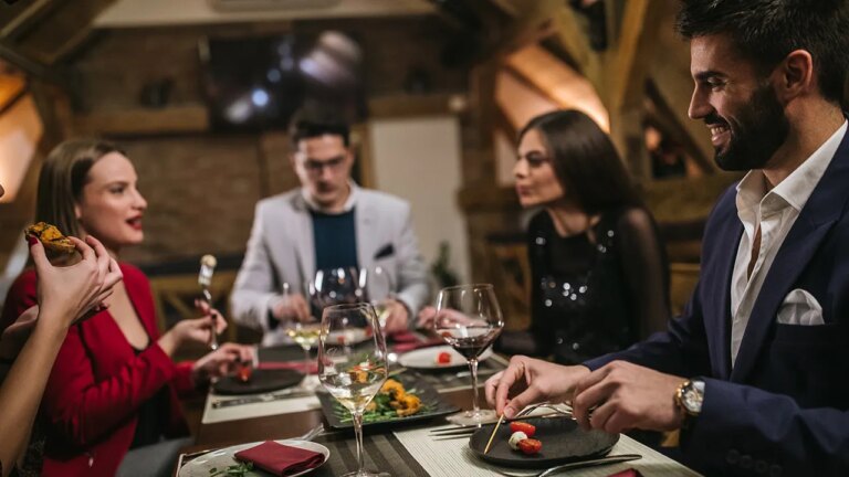 Ruth's Chris Steak House dress code sparks online debate over 'proper attire'