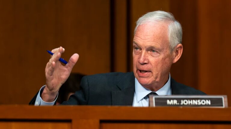 Senate Republican rebukes Carr’s threats to revoke broadcast licenses over Iran coverage Senate Republican rebukes Carr’s threats to revoke broadcast licenses over Iran coverage