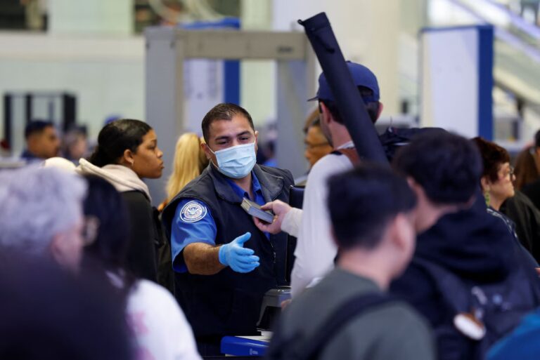 Trump orders TSA officers be paid as Congress remains stalemated