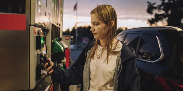 Trump’s war in Iran is costing the U.S. economy 10,000 jobs a month, Goldman Sachs says Trump's war in Iran is costing the U.S. economy 10,000 jobs a month, Goldman Sachs says