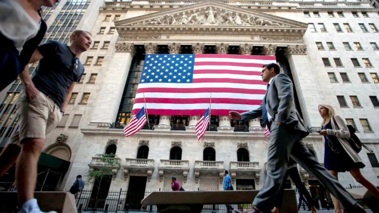 US reverses 5-year economic freedom decline with largest increase since 2001