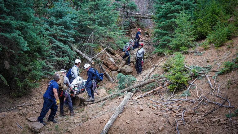 Colorado Springs climber rescued after 30-foot fall in 3-hour operation Colorado Springs climber rescued after 30-foot fall in 3-hour operation
