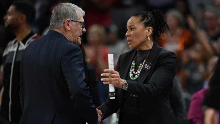 Geno Auriemma releases another statement after Dawn Staley incident: ‘I lost myself’ Geno Auriemma releases another statement after Dawn Staley incident: 'I lost myself'