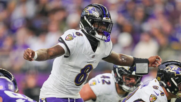 Lamar Jackson reports to first day of Ravens' voluntary workouts