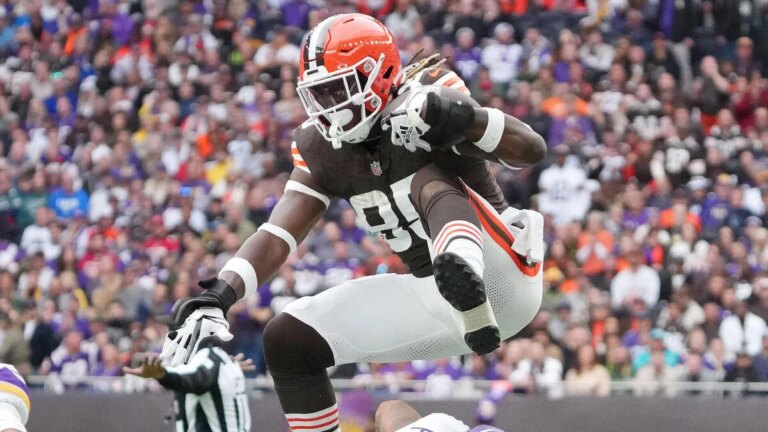 Chargers sign TE David Njoku: What it means for Justin Herbert Chargers sign TE David Njoku: What it means for Justin Herbert
