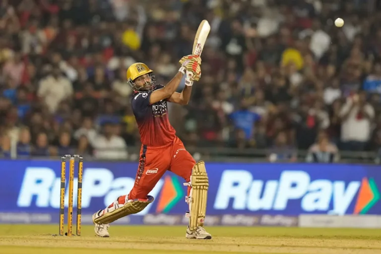 Watch: Bhuvneshwar Kumar’s first IPL six in 10 years that broke Mumbai hearts Watch: Bhuvneshwar Kumar’s first IPL six in 10 years that broke Mumbai hearts